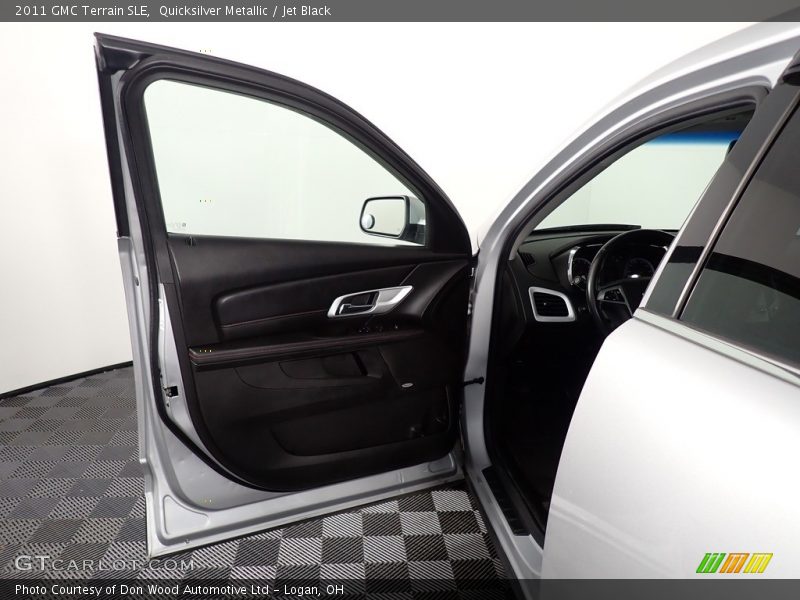 Quicksilver Metallic / Jet Black 2011 GMC Terrain SLE
