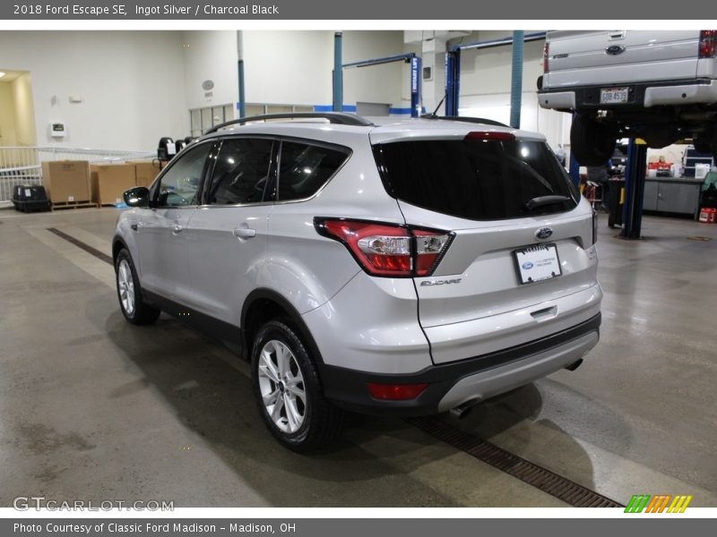 Ingot Silver / Charcoal Black 2018 Ford Escape SE