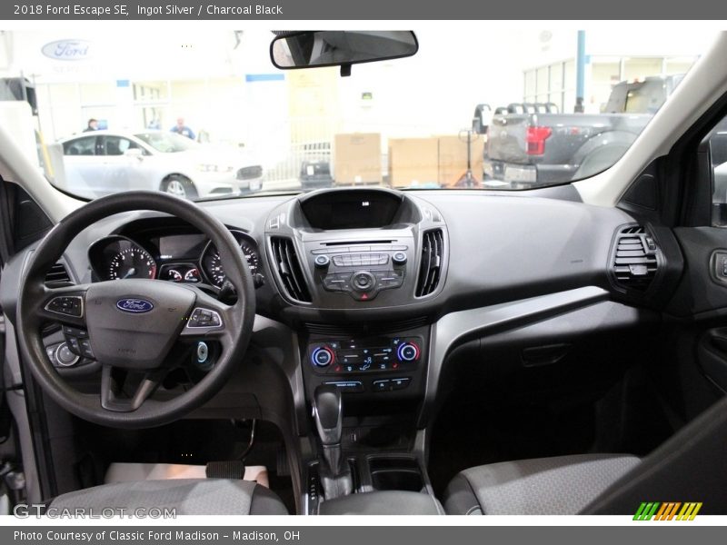 Ingot Silver / Charcoal Black 2018 Ford Escape SE