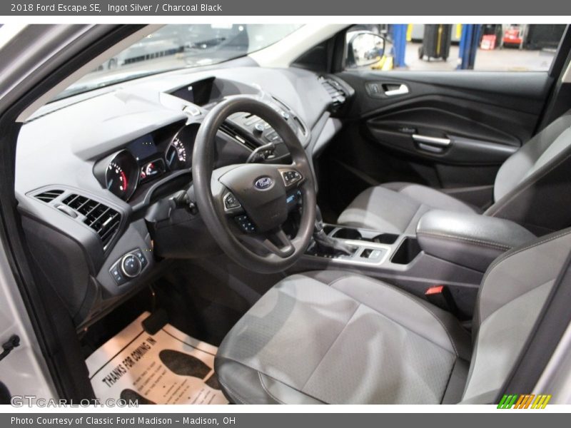 Ingot Silver / Charcoal Black 2018 Ford Escape SE