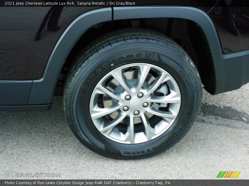  2021 Cherokee Latitude Lux 4x4 Wheel