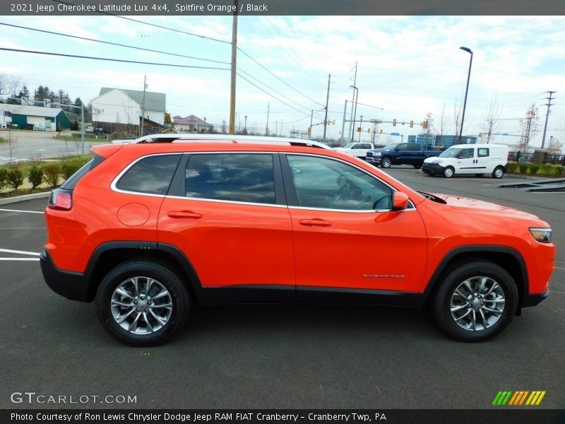  2021 Cherokee Latitude Lux 4x4 Spitfire Orange