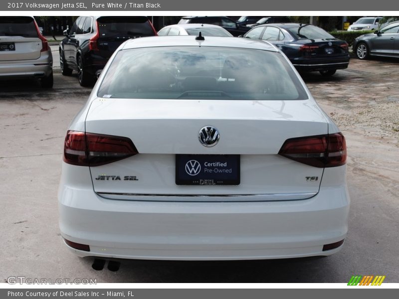 Pure White / Titan Black 2017 Volkswagen Jetta SEL