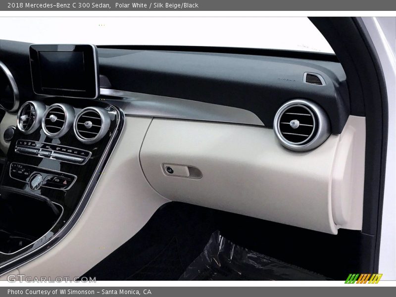 Polar White / Silk Beige/Black 2018 Mercedes-Benz C 300 Sedan