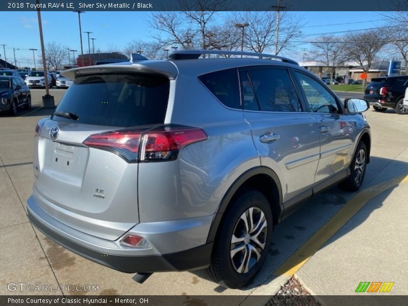 Silver Sky Metallic / Black 2018 Toyota RAV4 LE