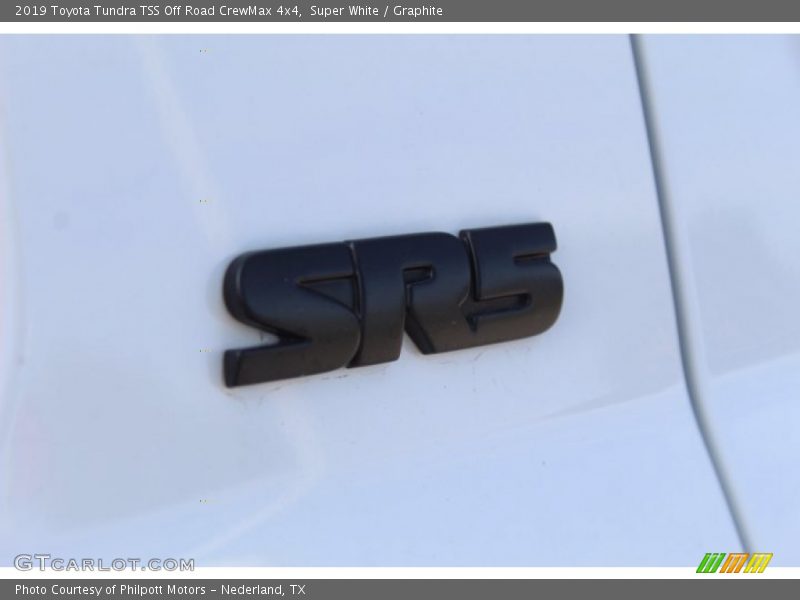 Super White / Graphite 2019 Toyota Tundra TSS Off Road CrewMax 4x4