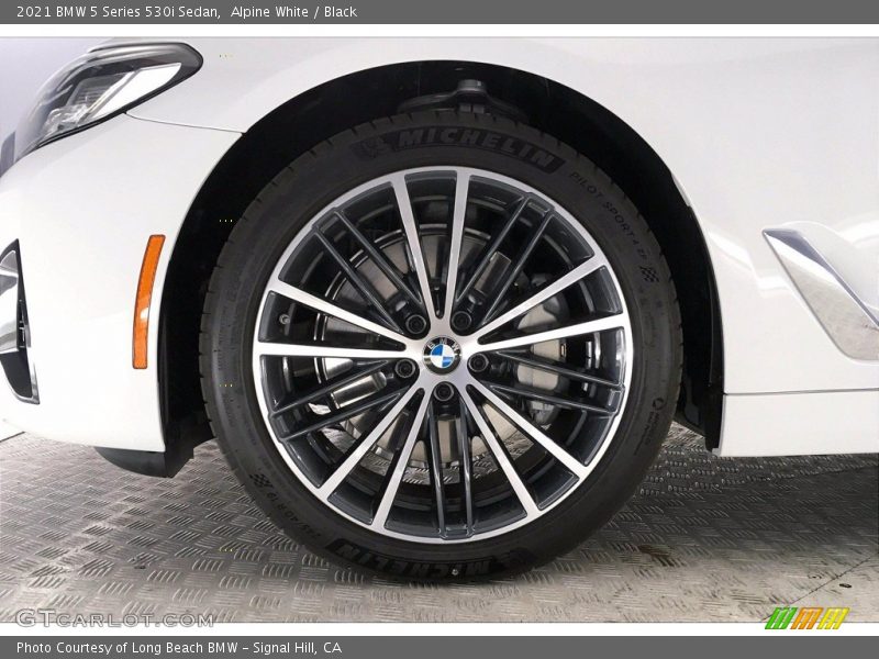 Alpine White / Black 2021 BMW 5 Series 530i Sedan