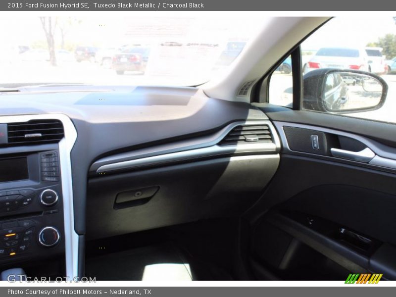 Tuxedo Black Metallic / Charcoal Black 2015 Ford Fusion Hybrid SE