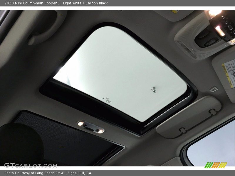 Light White / Carbon Black 2020 Mini Countryman Cooper S