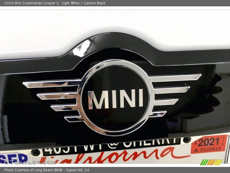 Light White / Carbon Black 2020 Mini Countryman Cooper S