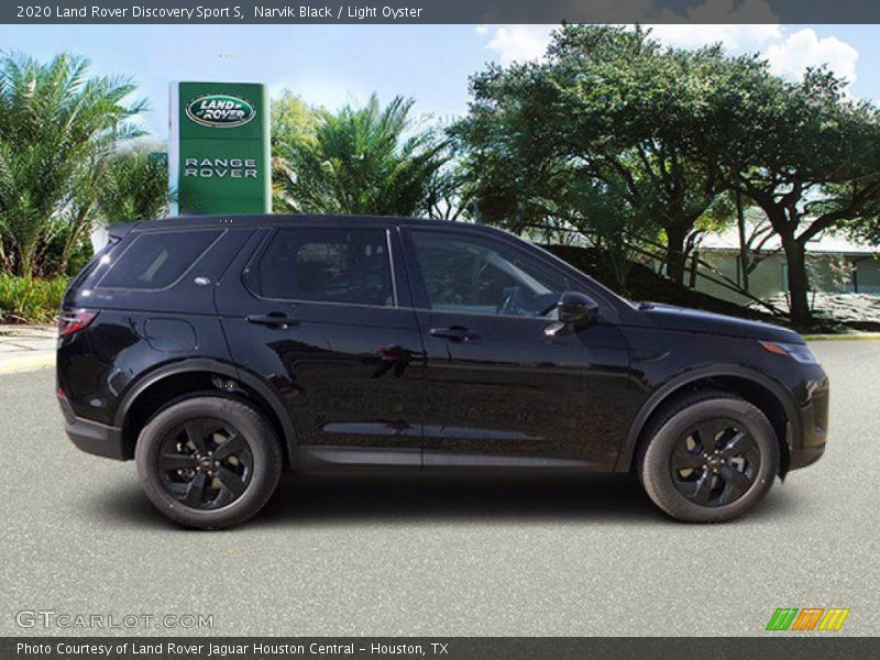 Narvik Black / Light Oyster 2020 Land Rover Discovery Sport S