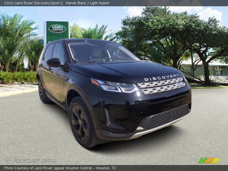 Narvik Black / Light Oyster 2020 Land Rover Discovery Sport S