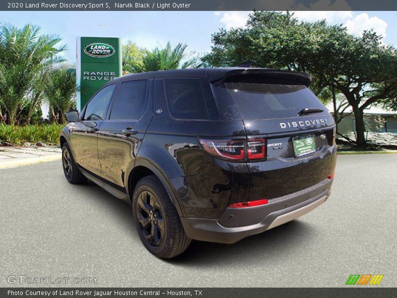 Narvik Black / Light Oyster 2020 Land Rover Discovery Sport S