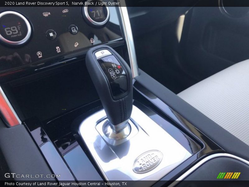 Narvik Black / Light Oyster 2020 Land Rover Discovery Sport S