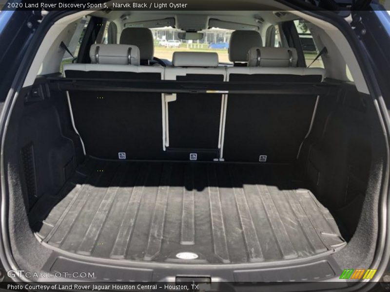 Narvik Black / Light Oyster 2020 Land Rover Discovery Sport S