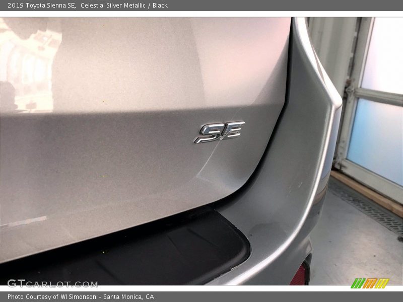 Celestial Silver Metallic / Black 2019 Toyota Sienna SE