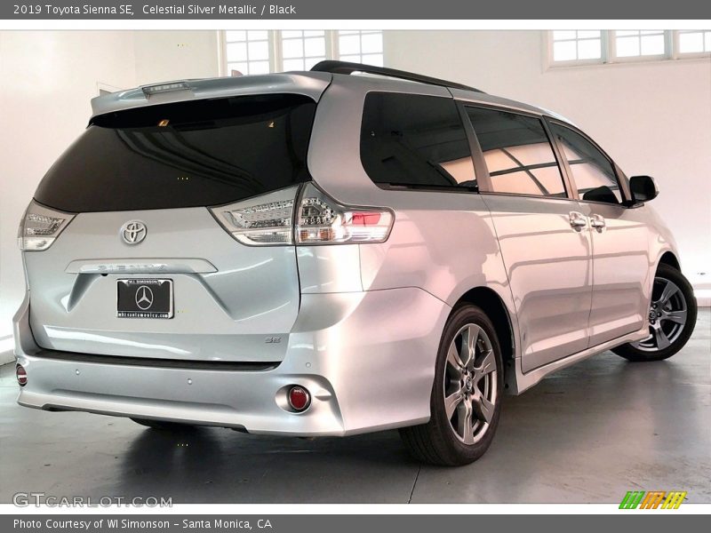 Celestial Silver Metallic / Black 2019 Toyota Sienna SE