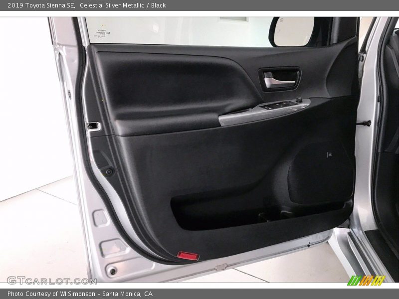 Celestial Silver Metallic / Black 2019 Toyota Sienna SE