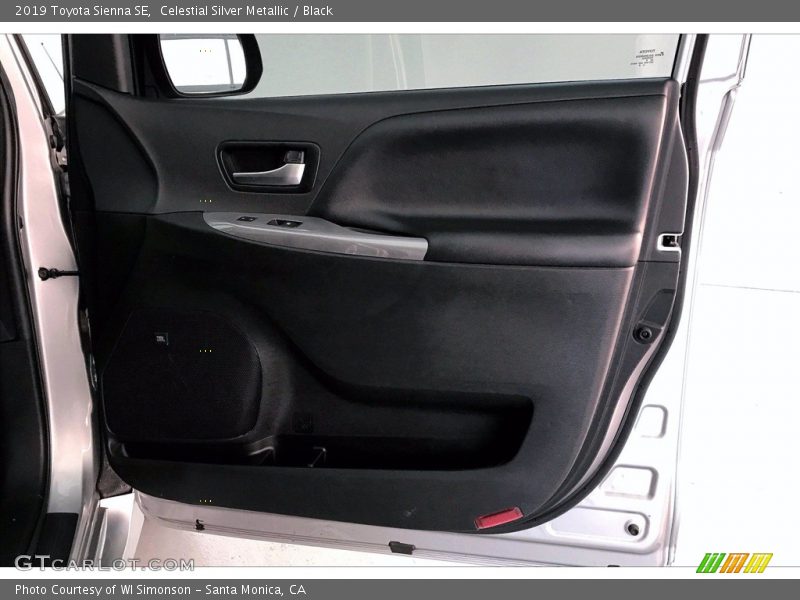 Celestial Silver Metallic / Black 2019 Toyota Sienna SE