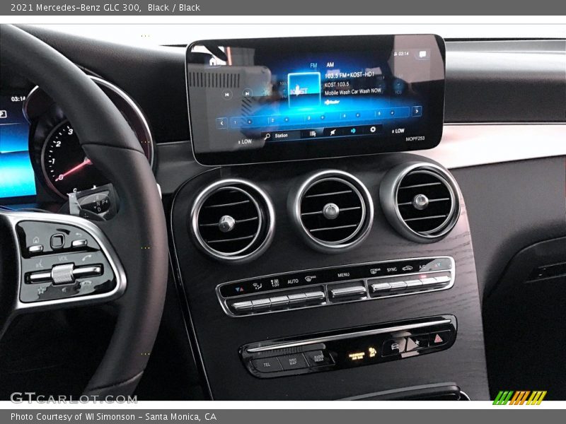 Black / Black 2021 Mercedes-Benz GLC 300