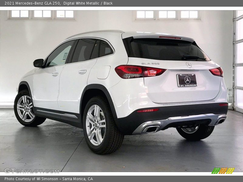 Digital White Metallic / Black 2021 Mercedes-Benz GLA 250