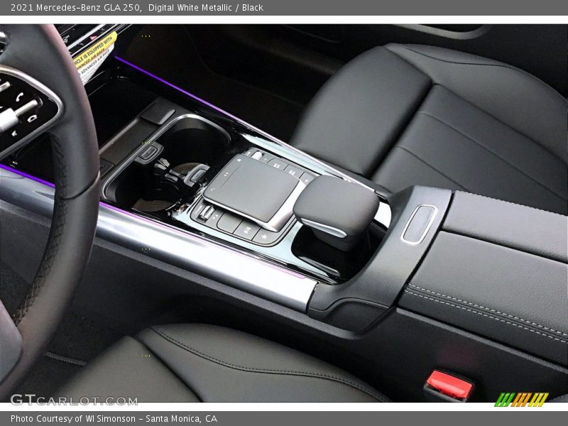 Digital White Metallic / Black 2021 Mercedes-Benz GLA 250