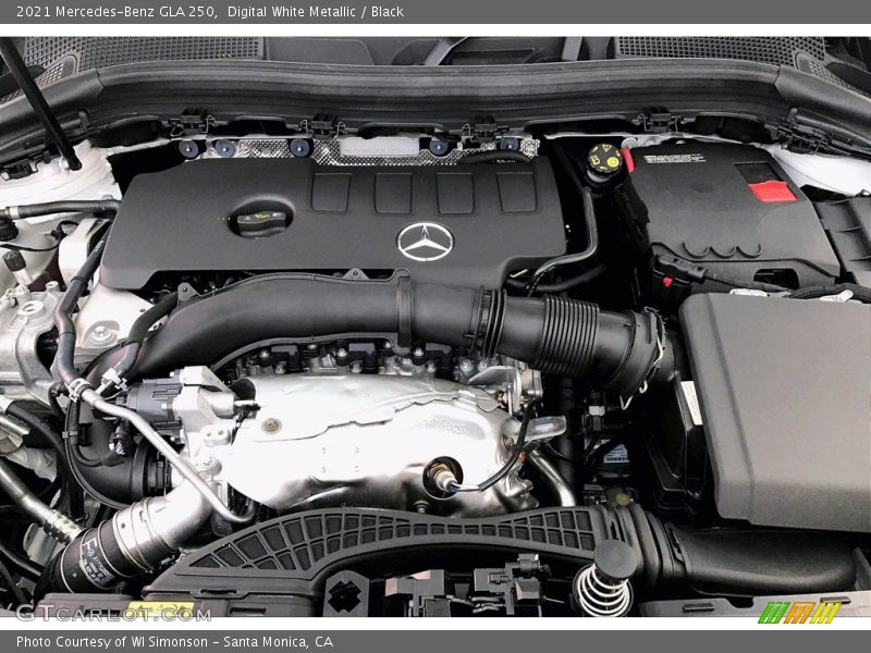 Digital White Metallic / Black 2021 Mercedes-Benz GLA 250