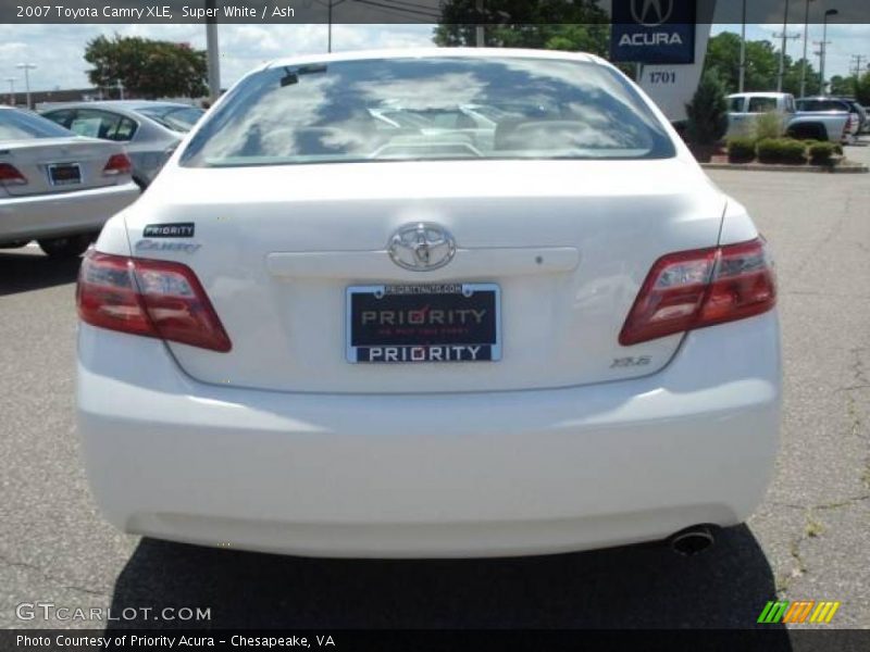 Super White / Ash 2007 Toyota Camry XLE