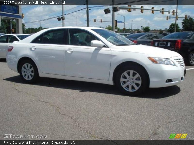 Super White / Ash 2007 Toyota Camry XLE