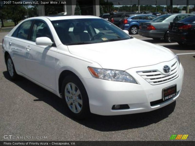 Super White / Ash 2007 Toyota Camry XLE