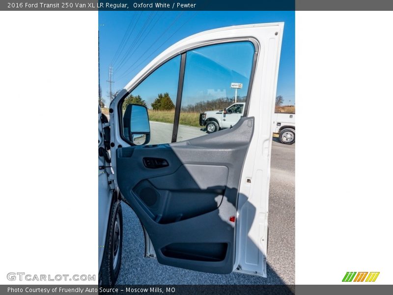 Oxford White / Pewter 2016 Ford Transit 250 Van XL LR Regular