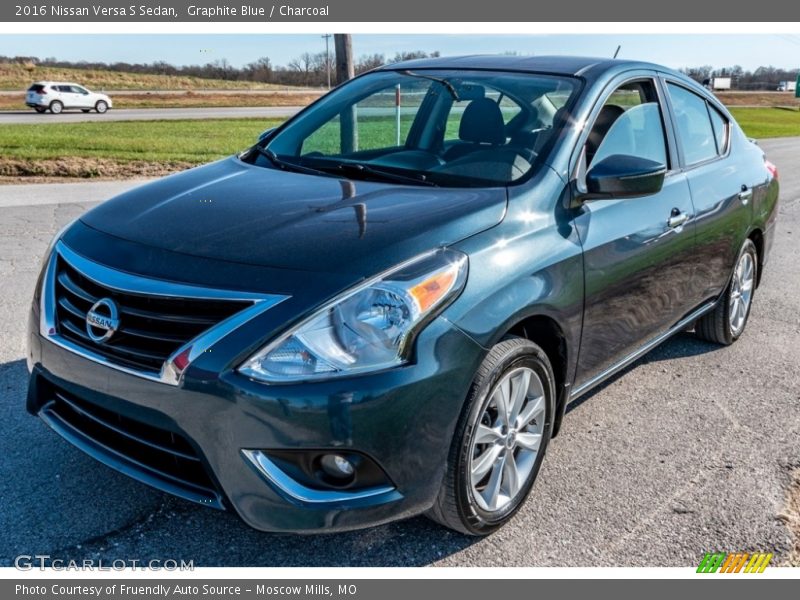 Front 3/4 View of 2016 Versa S Sedan