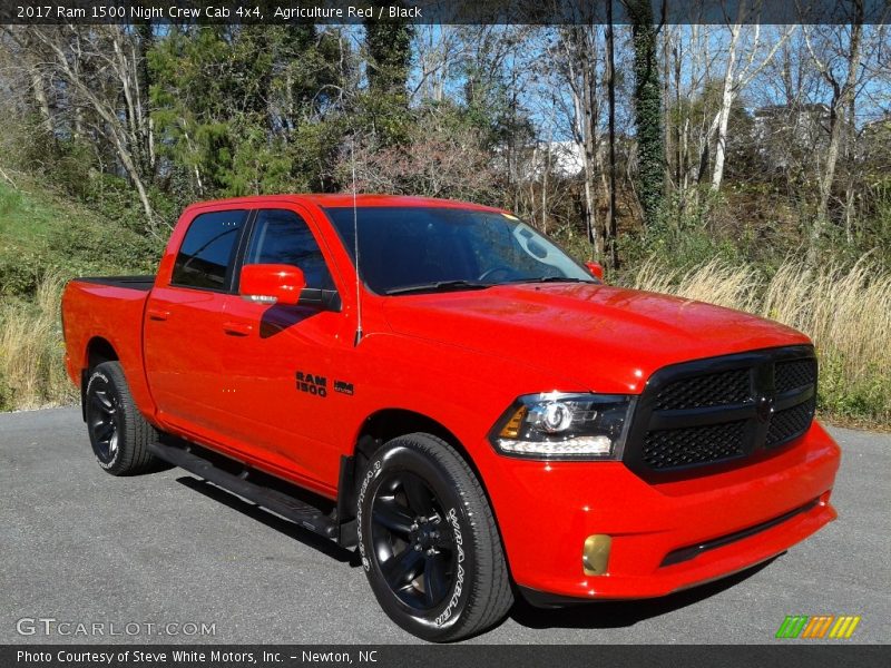 Front 3/4 View of 2017 1500 Night Crew Cab 4x4
