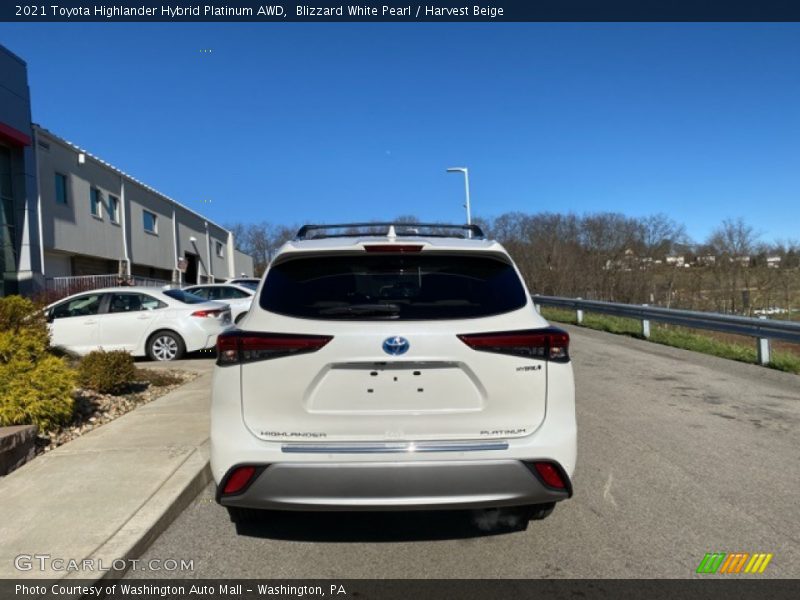 Blizzard White Pearl / Harvest Beige 2021 Toyota Highlander Hybrid Platinum AWD