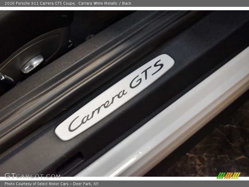  2016 911 Carrera GTS Coupe Logo