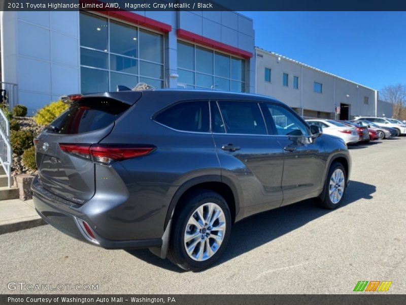 Magnetic Gray Metallic / Black 2021 Toyota Highlander Limited AWD