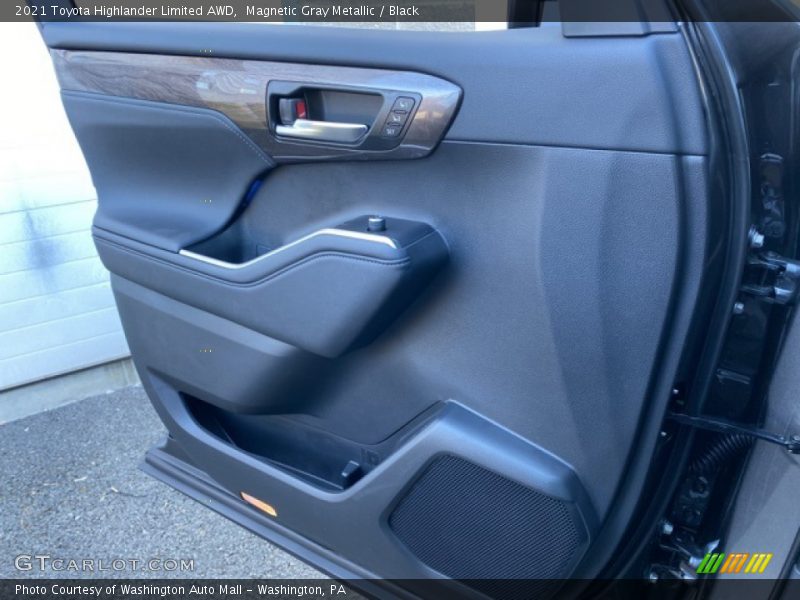 Magnetic Gray Metallic / Black 2021 Toyota Highlander Limited AWD