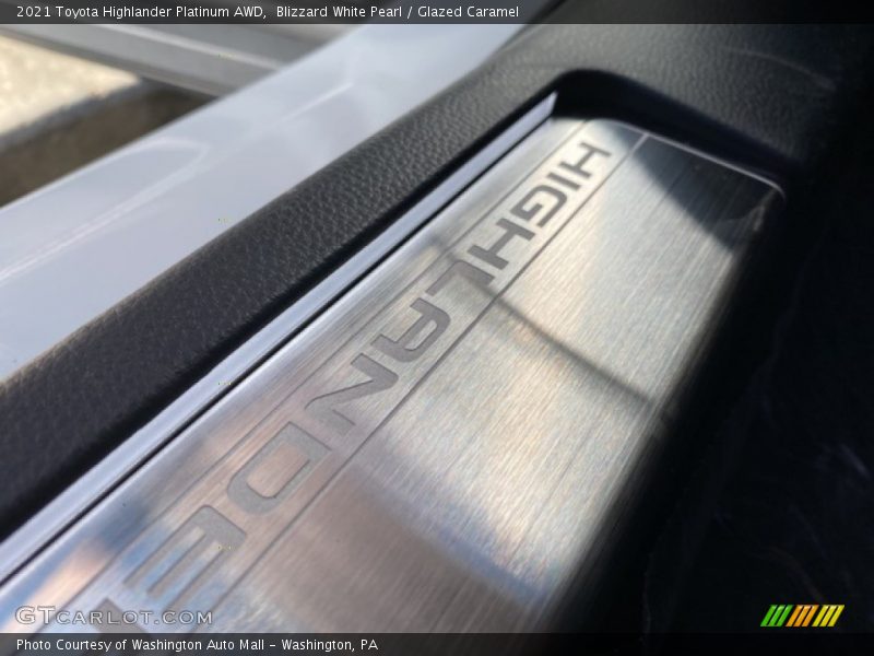 Blizzard White Pearl / Glazed Caramel 2021 Toyota Highlander Platinum AWD