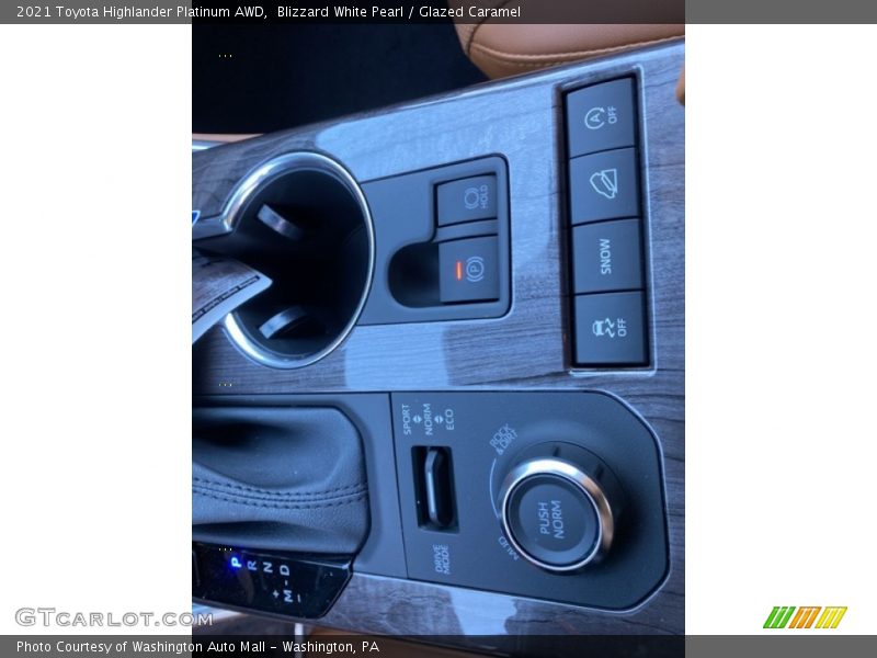 Blizzard White Pearl / Glazed Caramel 2021 Toyota Highlander Platinum AWD