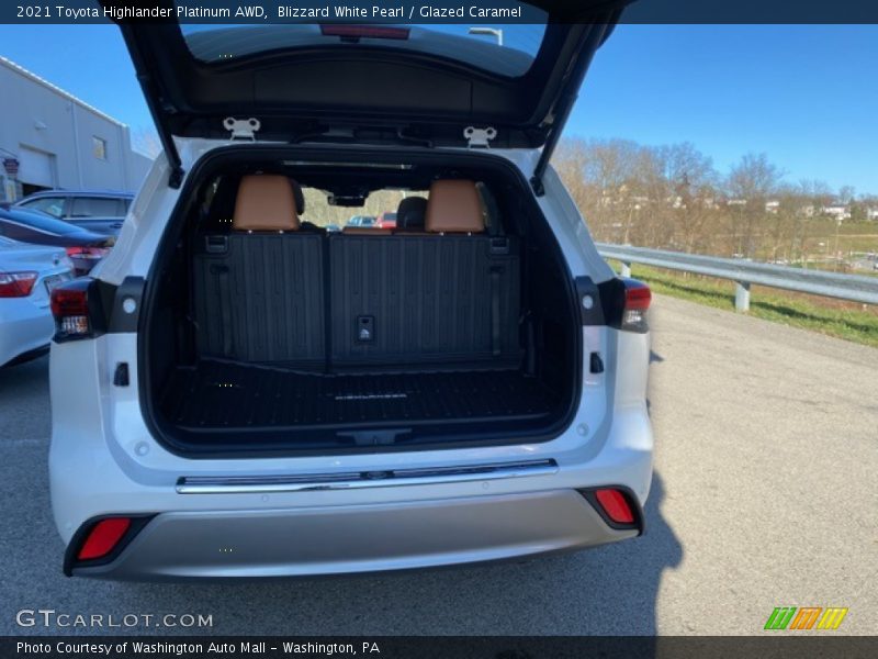 Blizzard White Pearl / Glazed Caramel 2021 Toyota Highlander Platinum AWD