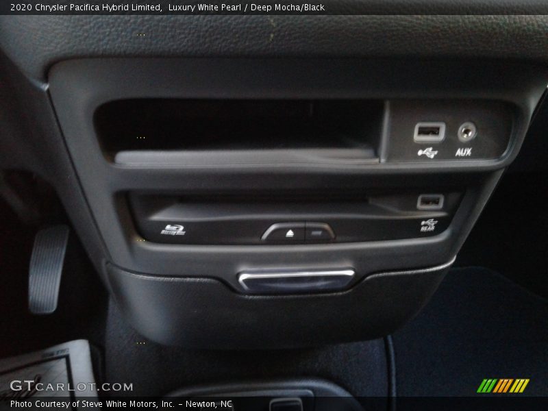 Luxury White Pearl / Deep Mocha/Black 2020 Chrysler Pacifica Hybrid Limited