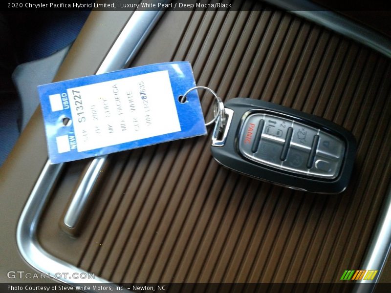 Luxury White Pearl / Deep Mocha/Black 2020 Chrysler Pacifica Hybrid Limited