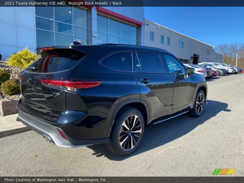 Midnight Black Metallic / Black 2021 Toyota Highlander XSE AWD