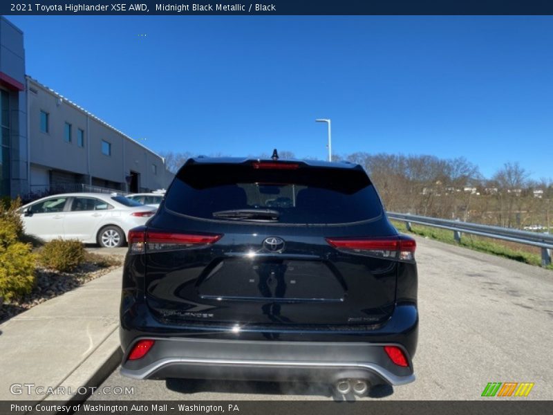 Midnight Black Metallic / Black 2021 Toyota Highlander XSE AWD