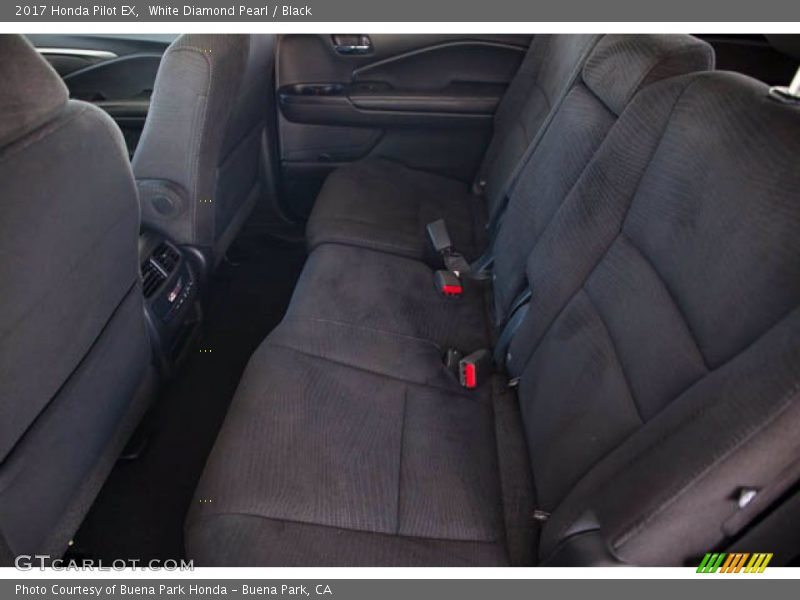 White Diamond Pearl / Black 2017 Honda Pilot EX