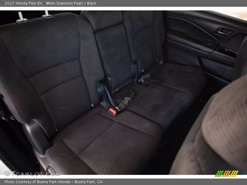 White Diamond Pearl / Black 2017 Honda Pilot EX