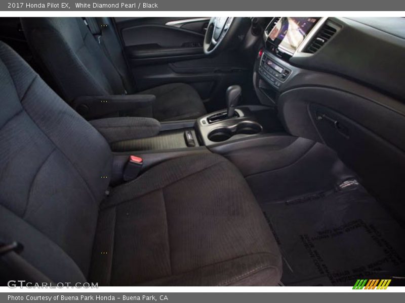 White Diamond Pearl / Black 2017 Honda Pilot EX
