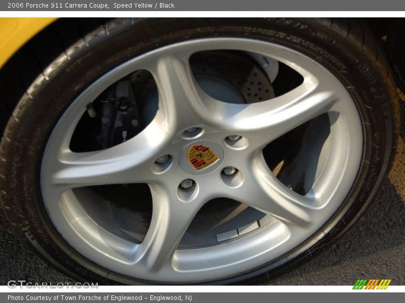 Speed Yellow / Black 2006 Porsche 911 Carrera Coupe