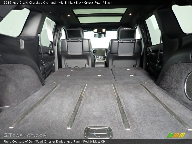  2016 Grand Cherokee Overland 4x4 Trunk