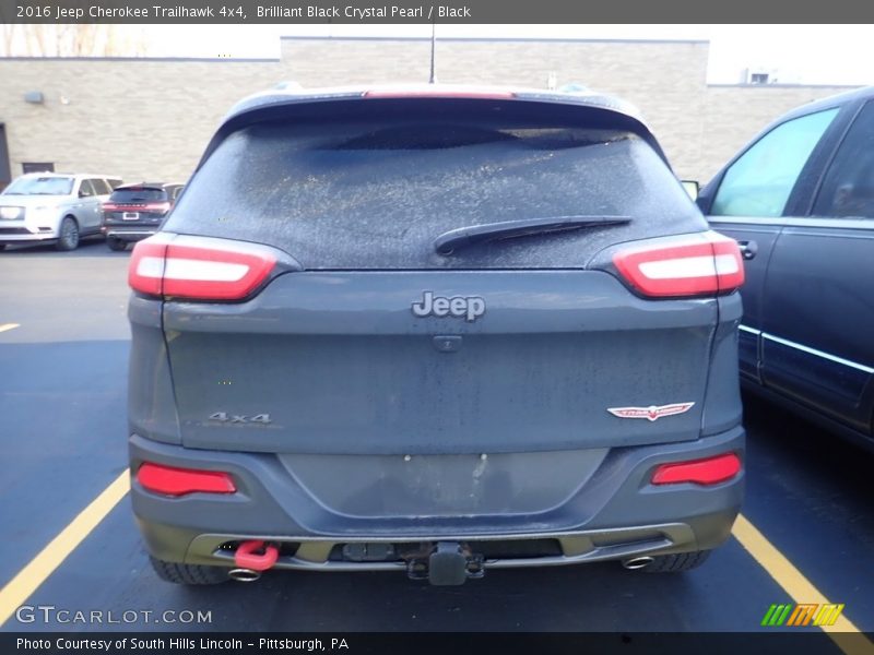 Brilliant Black Crystal Pearl / Black 2016 Jeep Cherokee Trailhawk 4x4
